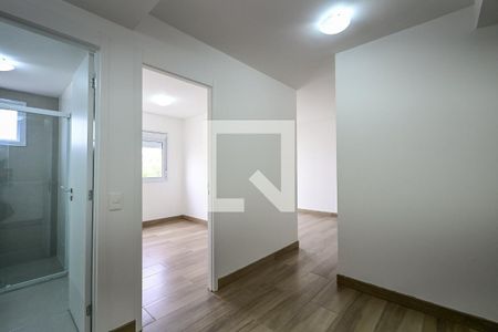 Corredor de apartamento para alugar com 2 quartos, 73m² em Jardim Caboré, São Paulo