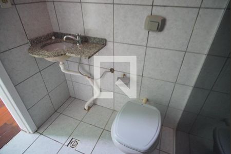 Banheiro da Suíte de casa para alugar com 2 quartos, 75m² em Sarandi, Porto Alegre