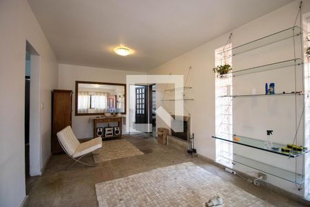 Sala de casa à venda com 3 quartos, 250m² em Vila Suzana, São Paulo