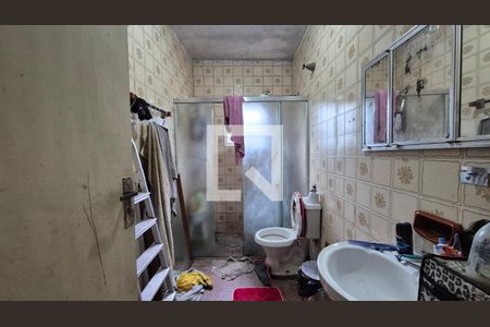 Banheiro de casa à venda com 4 quartos, 250m² em Condomínio Maracanã, Santo André