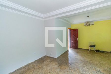 Sala de casa para alugar com 4 quartos, 240m² em Vila Valqueire, Rio de Janeiro