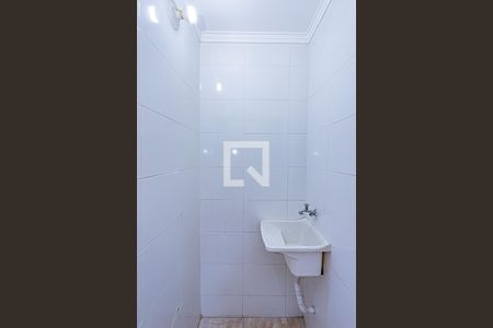 Sala, cozinha e área de serviço de casa para alugar com 1 quarto, 75m² em Vila Jaraguá, São Paulo