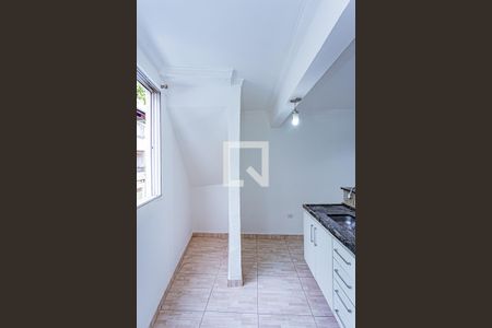 Sala, cozinha e área de serviço de casa para alugar com 1 quarto, 75m² em Vila Jaraguá, São Paulo