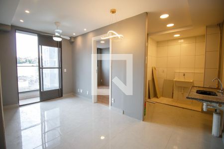 Sala de apartamento para alugar com 2 quartos, 41m² em Santo Cristo, Rio de Janeiro
