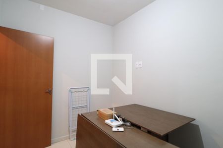 Quarto 1 de apartamento para alugar com 2 quartos, 57m² em Jardim Holanda, Uberlândia