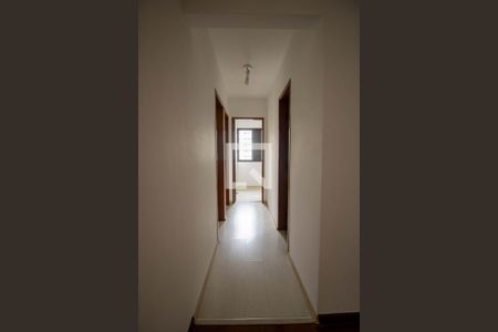 Corredor  de apartamento à venda com 3 quartos, 71m² em Real Parque, São Paulo