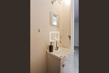 Lavabo de casa de condomínio à venda com 3 quartos, 80m² em Vila Mangalot, São Paulo