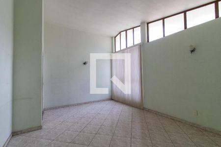 Sala de casa à venda com 4 quartos, 212m² em Parque São Quirino, Campinas