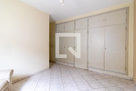 Suite de casa à venda com 4 quartos, 212m² em Parque São Quirino, Campinas