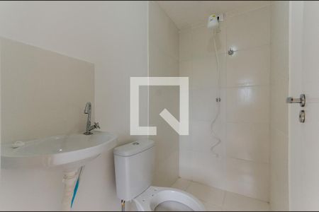 Banheiro de kitnet/studio para alugar com 1 quarto, 18m² em Jardim Jaragua (sao Domingos), São Paulo