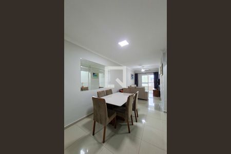 Sala de apartamento para alugar com 3 quartos, 127m² em Guilhermina, Praia Grande