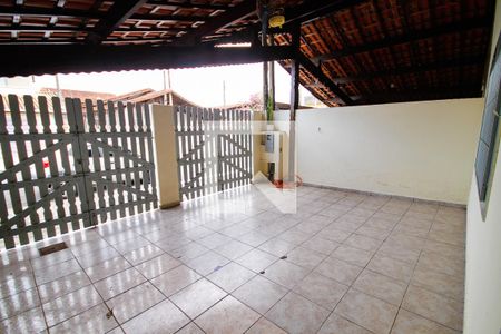 Garagem de casa para alugar com 2 quartos, 110m² em Vilamar, Praia Grande