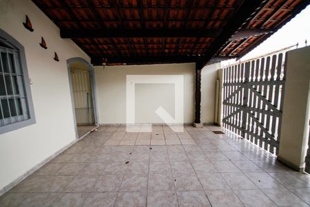 Garagem de casa para alugar com 2 quartos, 110m² em Vilamar, Praia Grande