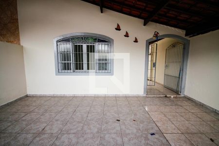 Garagem de casa para alugar com 2 quartos, 110m² em Vilamar, Praia Grande