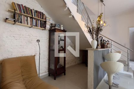 Sala de Estar de casa à venda com 3 quartos, 200m² em Vila Pedro Moreira, Guarulhos