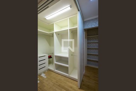 Closet de apartamento à venda com 2 quartos, 68m² em Vila Sonia, São Paulo