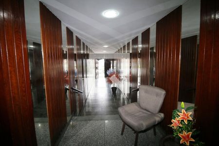 Hall de Entrada de apartamento para alugar com 2 quartos, 100m² em Irajá, Rio de Janeiro