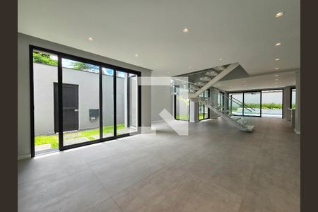 Sala de casa à venda com 4 quartos, 550m² em Jardim Luzitania, São Paulo