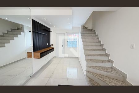 Casa para alugar com 2 quartos, 80m² em Jardim Ester, São Paulo