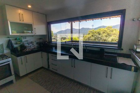 Cozinha de casa à venda com 4 quartos, 193m² em Itaipu, Niterói