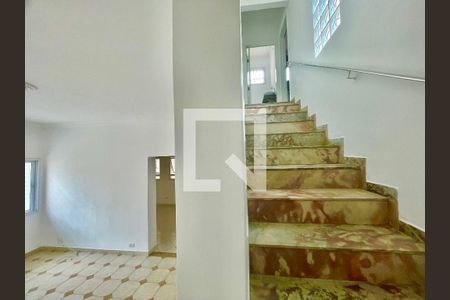 Sala Escada Quartos de casa à venda com 3 quartos, 141m² em Jardim Sao Jose, Guarulhos