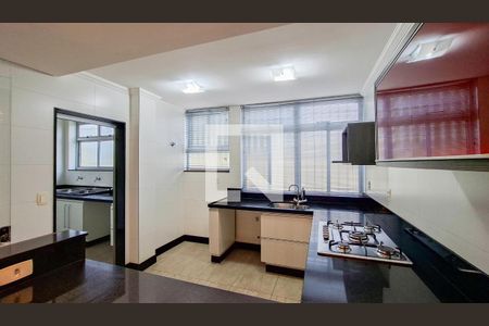 Cozinha de apartamento à venda com 3 quartos, 110m² em Santa Tereza, Belo Horizonte