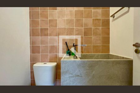 Lavabo de apartamento para alugar com 1 quarto, 70m² em Sumarezinho, São Paulo