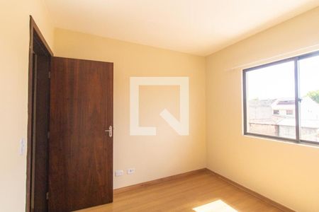 Quarto 2 de casa para alugar com 3 quartos, 121m² em Novo Mundo, Curitiba