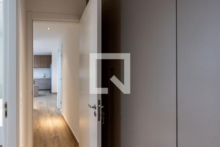 Corredor de apartamento para alugar com 2 quartos, 55m² em Vila Anastácio, São Paulo