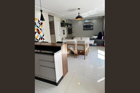 Sala de casa de condomínio à venda com 3 quartos, 147m² em Chácara do Solar III, Santana de Parnaíba