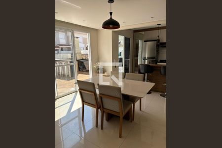 Sala de casa de condomínio à venda com 3 quartos, 147m² em Chácara do Solar III, Santana de Parnaíba