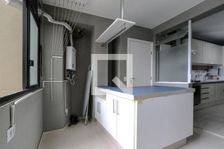 Apartamento para alugar com 210m², 3 quartos e 1 vagaÁrea de Serviço