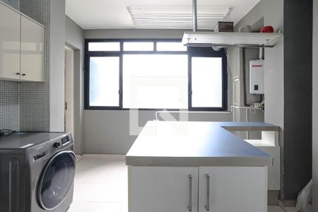 Apartamento para alugar com 210m², 3 quartos e 1 vagaÁrea de Serviço