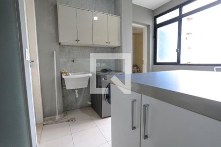 Apartamento para alugar com 210m², 3 quartos e 1 vagaÁrea de Serviço