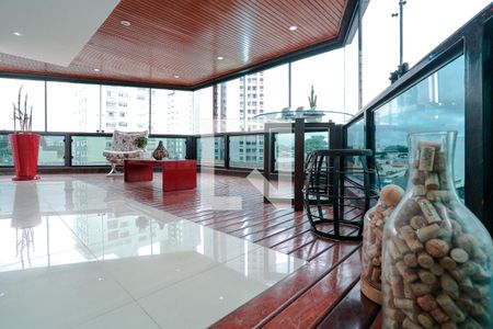 Apartamento para alugar com 210m², 3 quartos e 1 vagaSacada