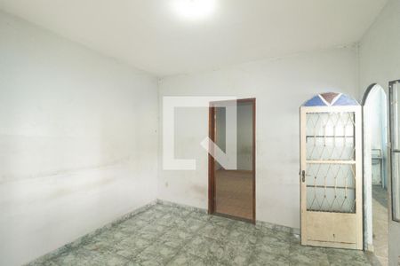 Sala de kitnet/studio para alugar com 1 quarto, 30m² em Guaratiba, Rio de Janeiro