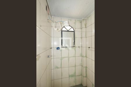Banheiro de kitnet/studio para alugar com 1 quarto, 30m² em Guaratiba, Rio de Janeiro