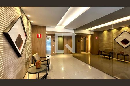 Hall de entrada  de apartamento à venda com 3 quartos, 64m² em São Lucas, Belo Horizonte