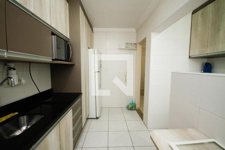 Cozinha de apartamento para alugar com 2 quartos, 91m² em Vila Tupi, Praia Grande