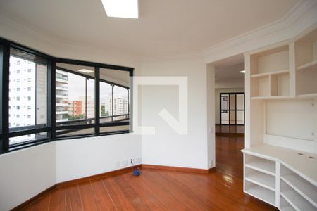Sala de TV de apartamento à venda com 4 quartos, 227m² em Planalto Paulista, São Paulo