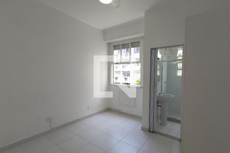 Quarto de kitnet/studio para alugar com 1 quarto, 30m² em Copacabana, Rio de Janeiro