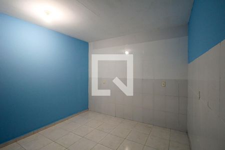 Quarto de casa para alugar com 1 quarto, 70m² em Vila Antonieta, São Paulo