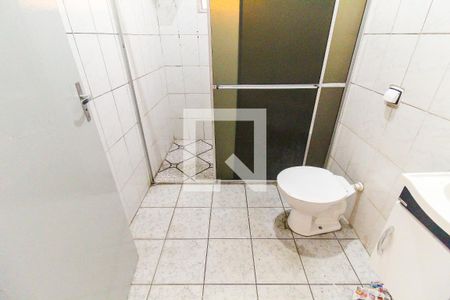 Banheiro de casa para alugar com 1 quarto, 55m² em Jardim Nélia, São Paulo