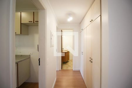 Corredor de apartamento para alugar com 1 quarto, 55m² em Vila Olímpia, São Paulo