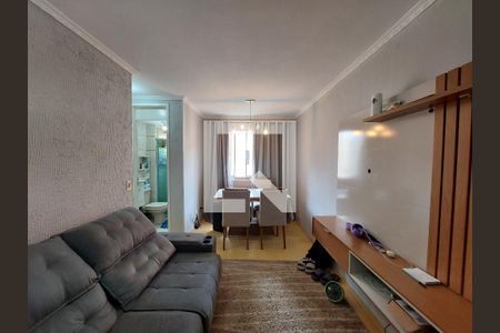 Sala de apartamento para alugar com 2 quartos, 43m² em Guarapiranga, São Paulo