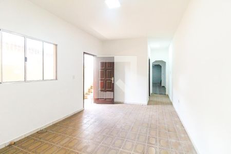 Sala de casa para alugar com 2 quartos, 80m² em Jardim Nélia, São Paulo