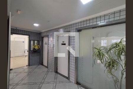 Hall de entrada de apartamento à venda com 2 quartos, 55m² em Parque Bristol, São Paulo