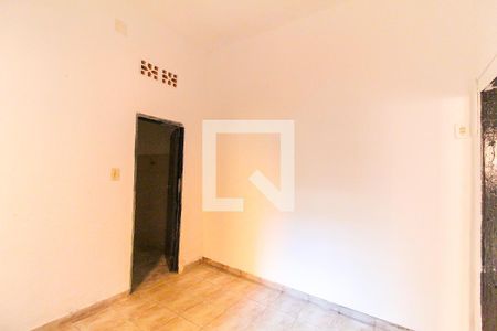 Quarto de casa para alugar com 1 quarto, 20m² em Jardim Nélia, São Paulo