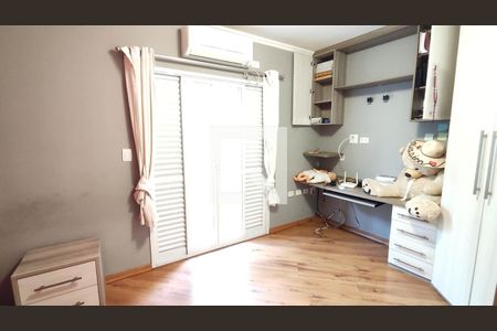 Quarto 2 de casa para alugar com 3 quartos, 250m² em Jardim Miragaia, São Paulo