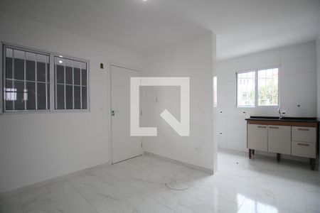 Sala / Cozinha de casa para alugar com 2 quartos, 65m² em Parque Regina, São Paulo